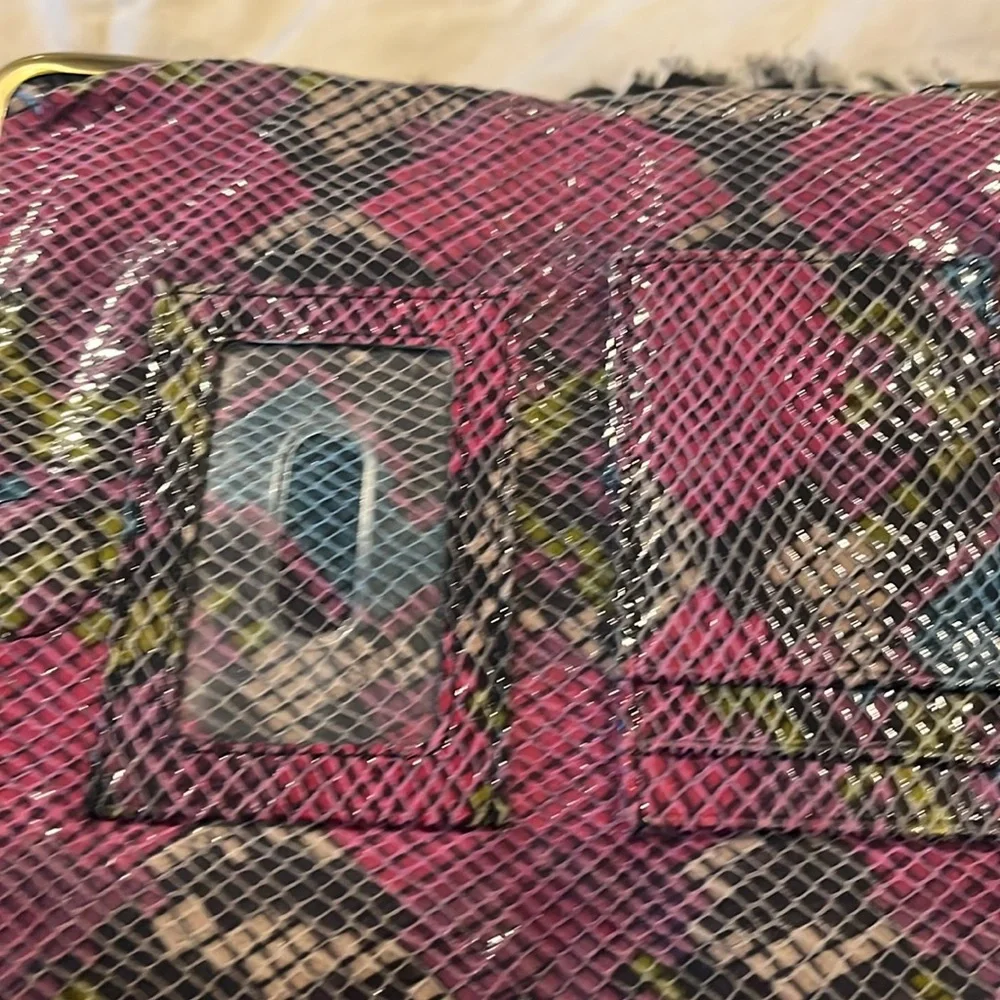 Hobo wallet clutch.  Holds phone, cards. - Picture 3 of 7